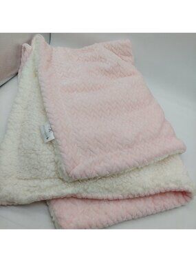 Mon Lapin Baby Blanket Pink White Plush Sherpa